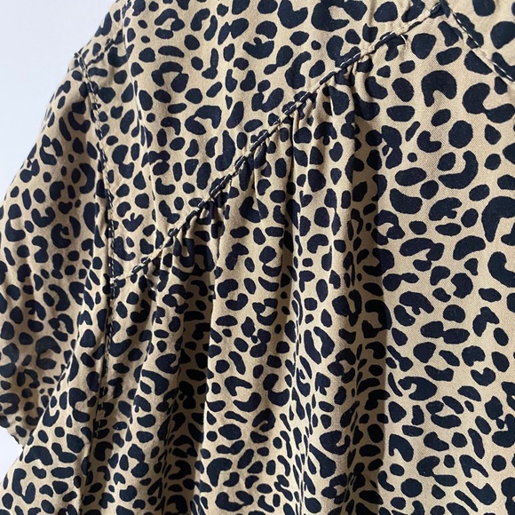Old Navy leopard print button up short sleeve shirt L - Picture 4 of 9
